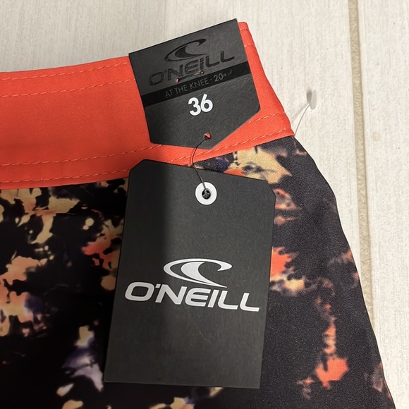 Men’s O’Neill shorts with lace closure at waist. - Picture 2 of 4